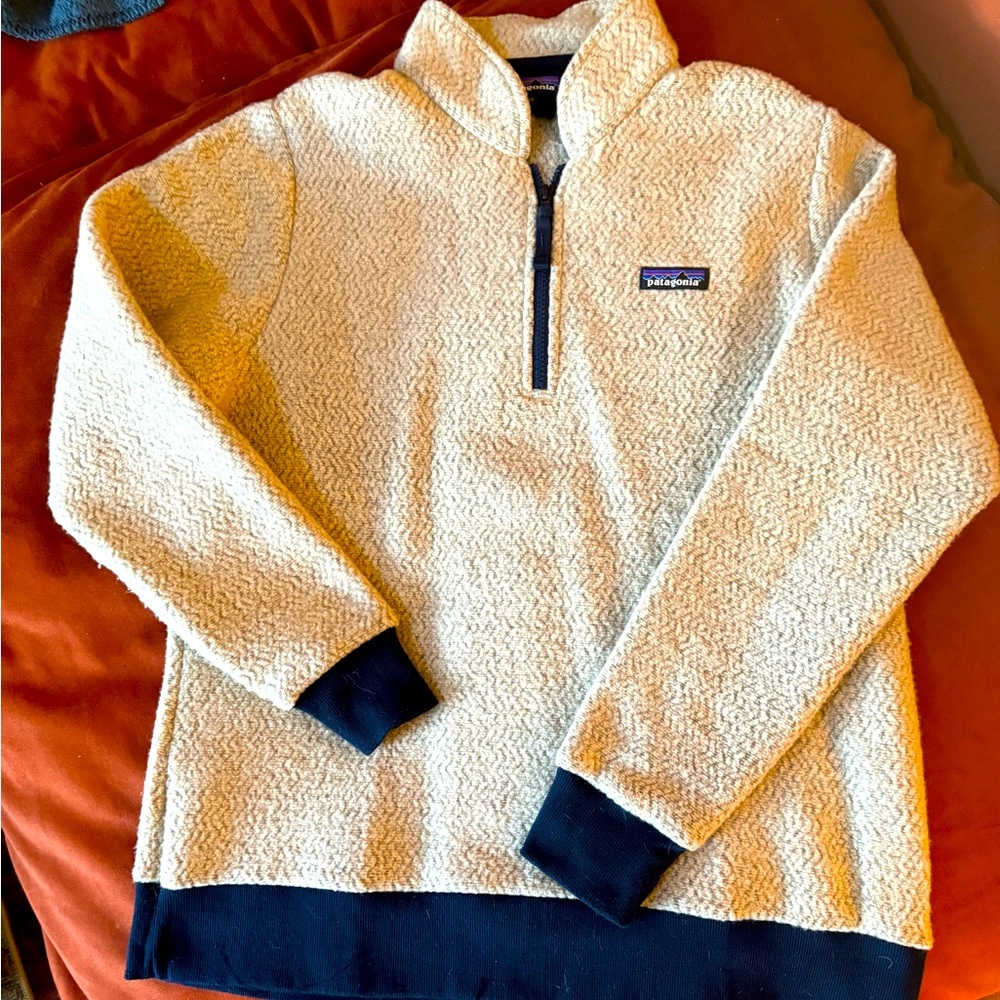 Oat/navy 1/2 zip Patagonia sweater.  Like new condition.  Size XL.  No trades.